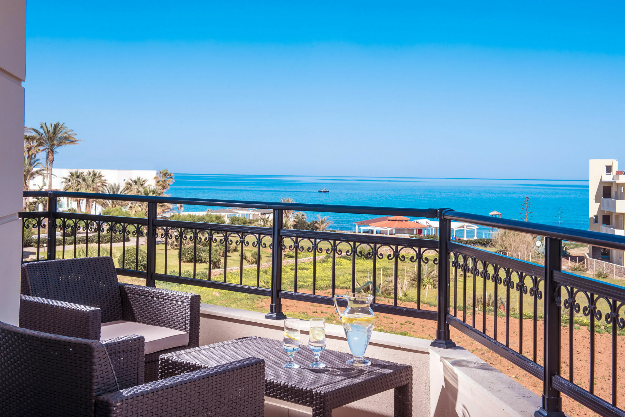 Ammos Boutique Apartments & Suites ماليا المظهر الخارجي الصورة